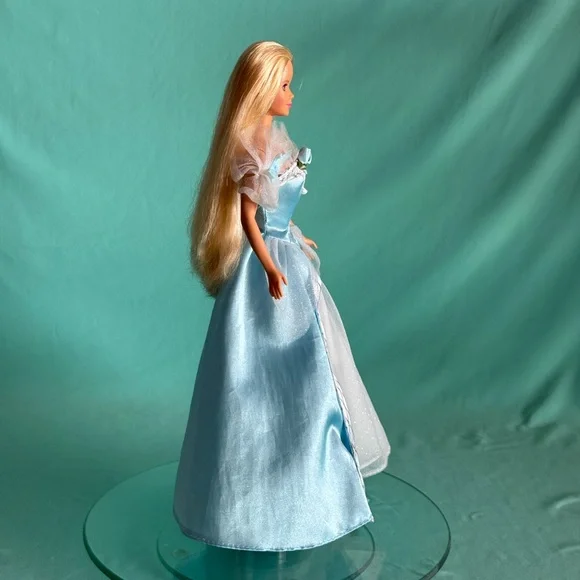 Sleeping beauty Barbie 1998 - Picture 3 of 17